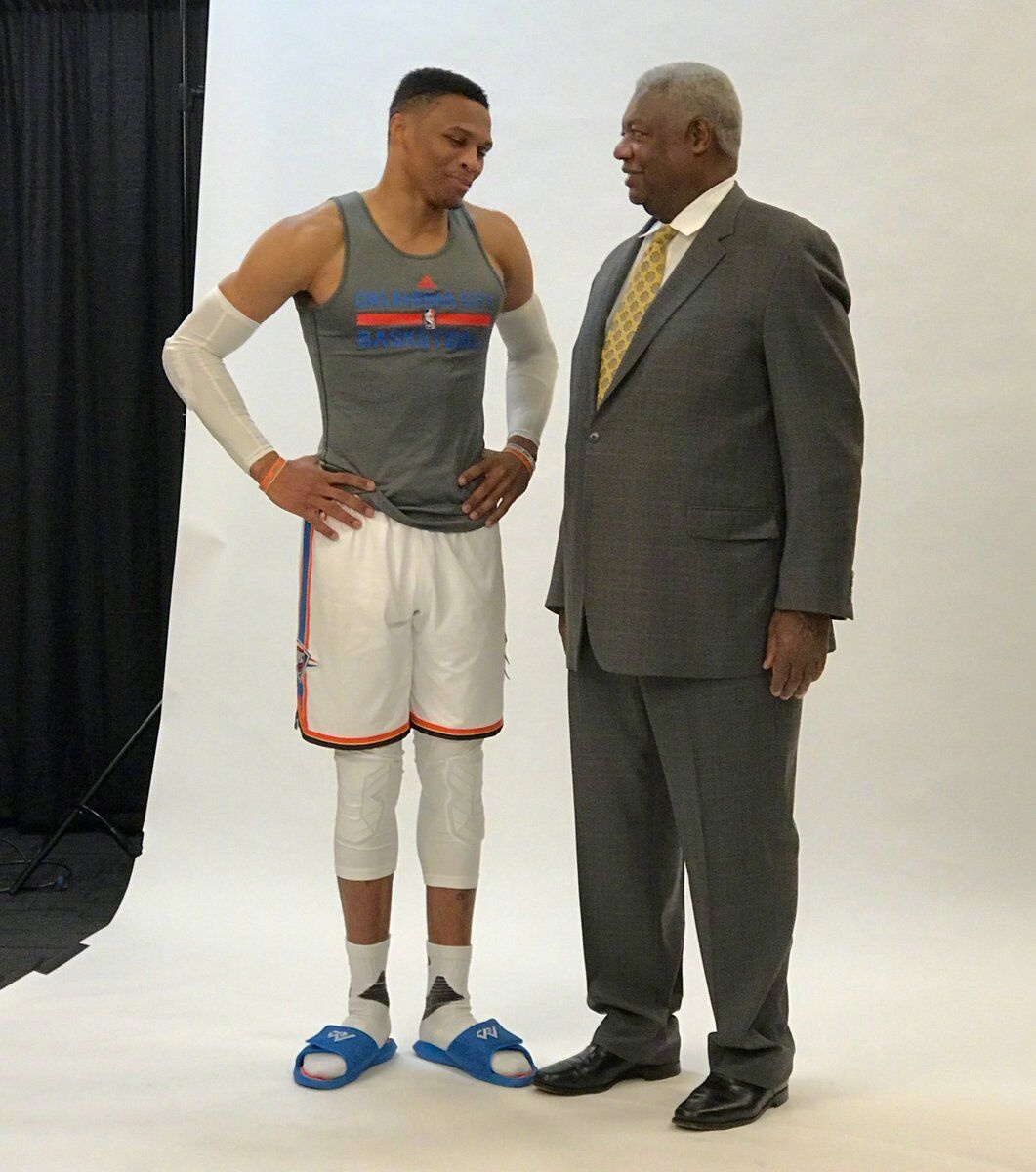 泽林斯基：下一轮踢利物浦必须好好表现，我们要争取进入前八（泽林斯基：战利物浦需全力发挥，力争跻身前八）