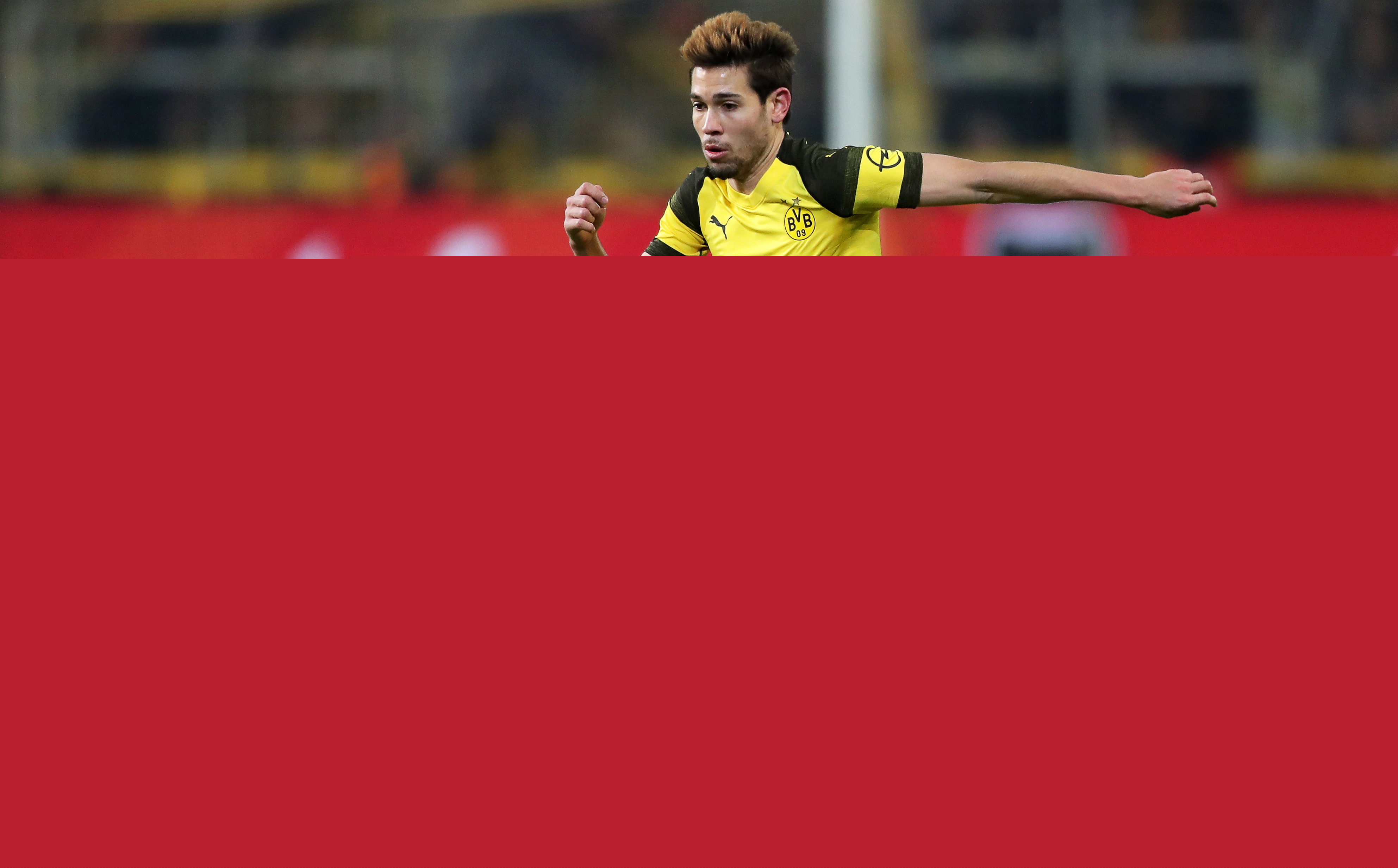 米体：罗马希望租借+买断齐尔克泽，买断费将不低于3500万欧（米兰体育报：罗马寻求先租后买齐尔克泽，买断价至少3500万欧元）