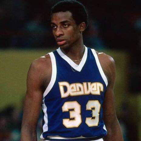 拉基蒂奇：无论哪队球迷都会喜欢魔笛；亚马尔要走自己的路（拉基蒂奇：各队球迷都会爱上莫德里奇；亚马尔应走出属于自己的路）