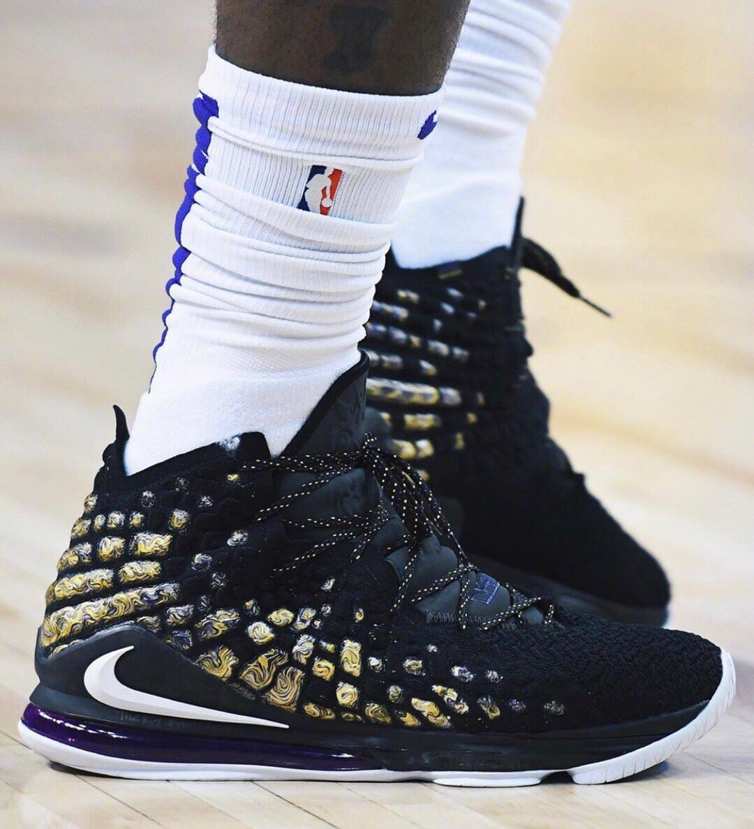 德天空：曼联目前尚未向莱比锡就谢什科转会提交书面报价（德天空：曼联尚未向莱比锡递交关于谢什科转会的书面报价）