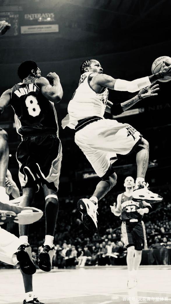 中超：武汉三镇2-0战胜上海申花（中超战报：武汉三镇2比0力克上海申花）